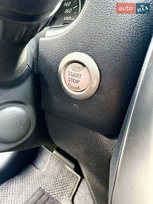 Хэтчбек Nissan Micra 2013 в Киеве