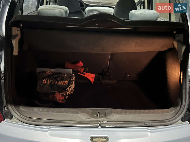 Хэтчбек Nissan Micra 2005 в Киеве