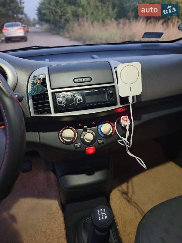 Хетчбек Nissan Micra 2005 в Брусилові фото 5 Хетчбек Nissan Micra 2005 в Брусилові