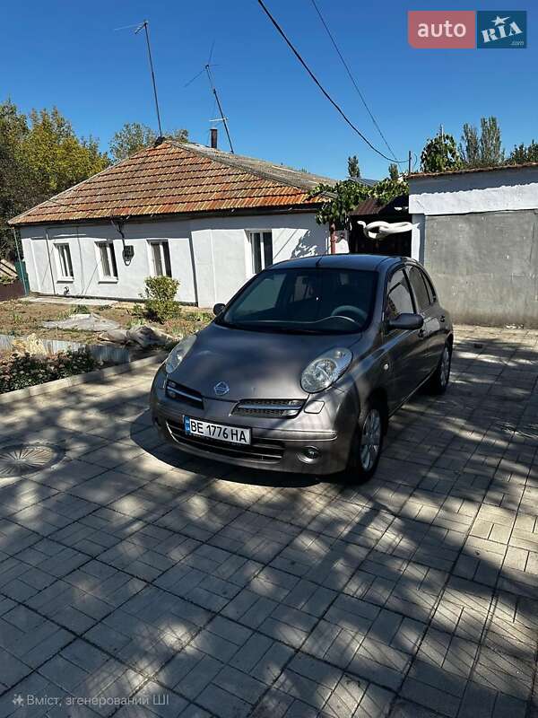 Хэтчбек Nissan Micra 2006 в 