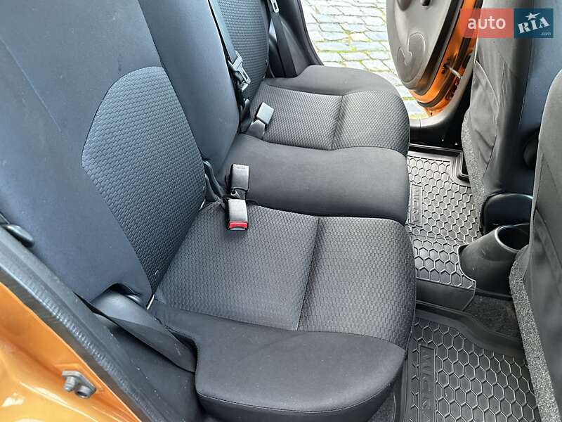 Хетчбек Nissan Micra 2012 в Харкові