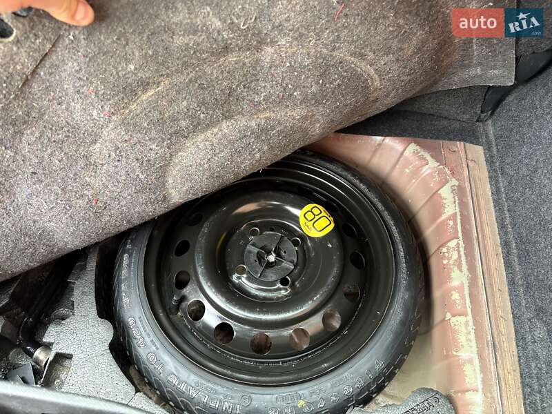 Хетчбек Nissan Micra 2008 в Києві