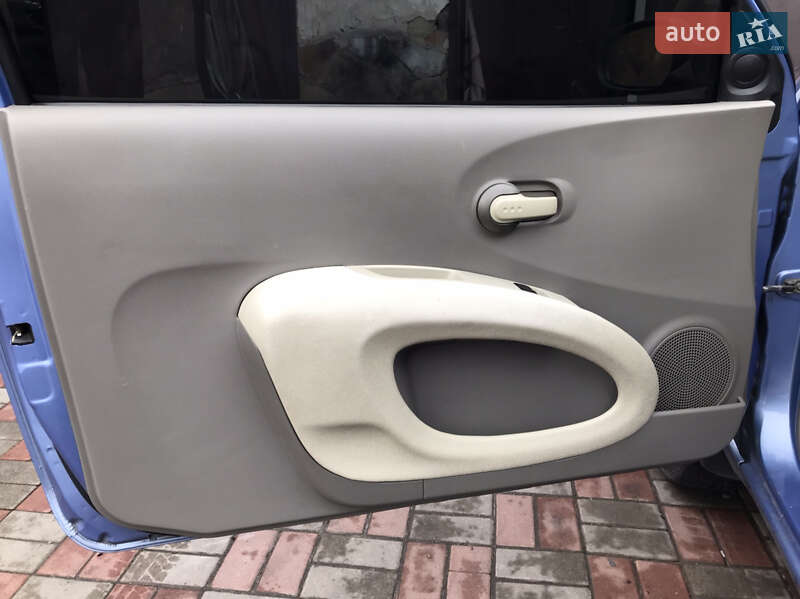 Хетчбек Nissan Micra 2003 в Запоріжжі