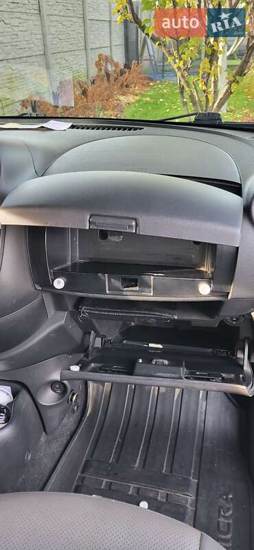 Хетчбек Nissan Micra 2013 в Києві фото 11 Хетчбек Nissan Micra 2013 в Києві