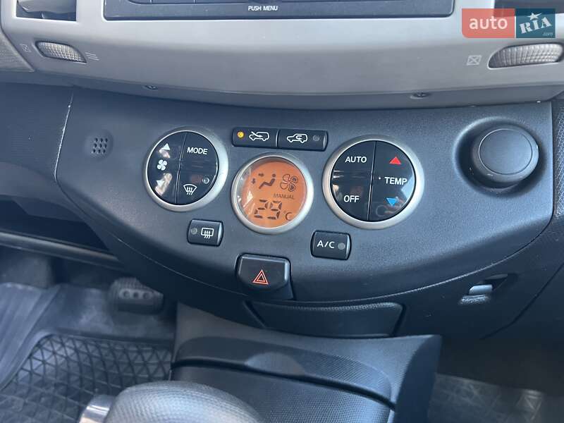 Хэтчбек Nissan Micra 2006 в Киеве