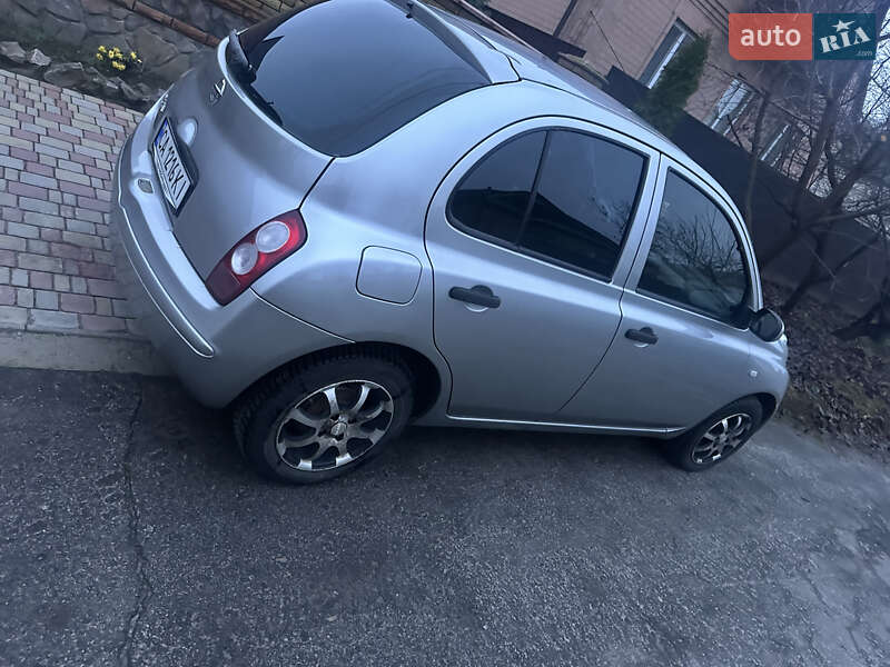 Хэтчбек Nissan Micra 2006 в Звенигородке