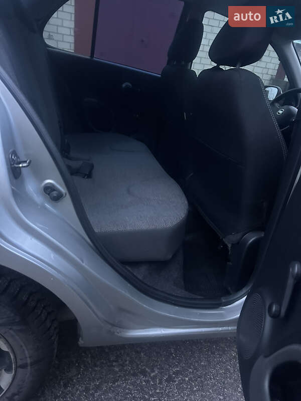 Хэтчбек Nissan Micra 2006 в Звенигородке