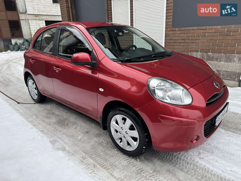 Хэтчбек Nissan Micra 2015 в Киеве