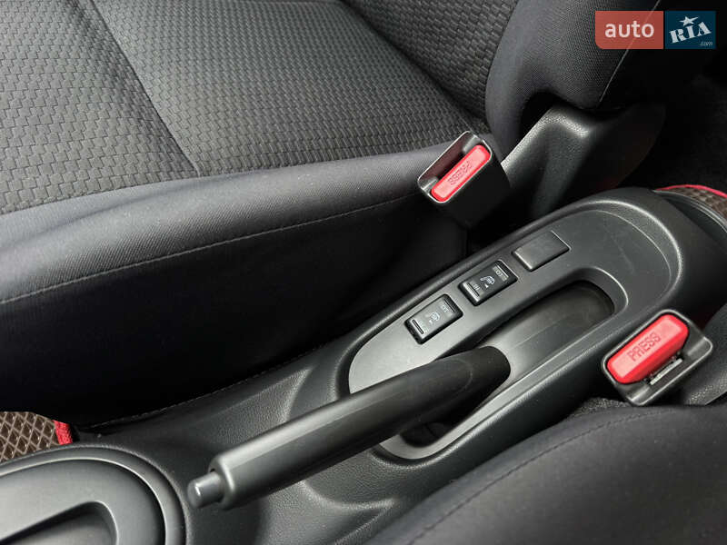 Хэтчбек Nissan Micra 2015 в Киеве