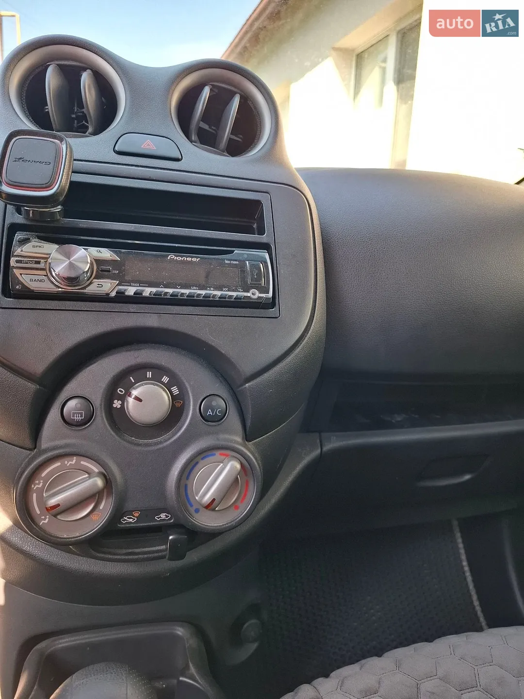 2013 Nissan Micra - мініатюра 8
