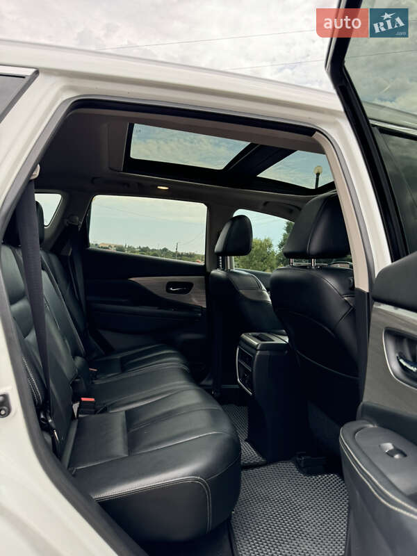 Внедорожник / Кроссовер Nissan Murano 2016 в Новгородке