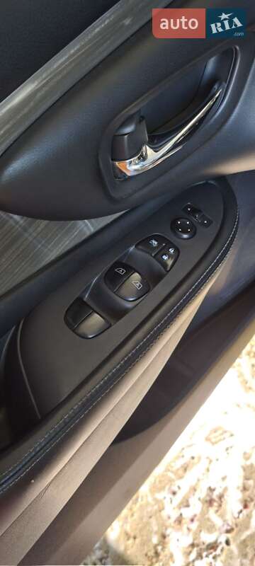 Позашляховик / Кросовер Nissan Murano 2017 в Нових Санжарах