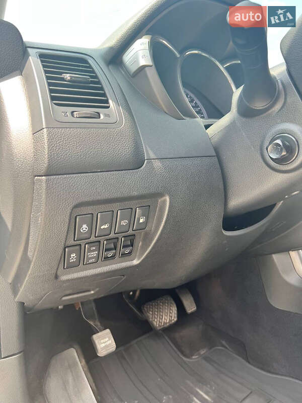 Позашляховик / Кросовер Nissan Murano 2012 в Києві