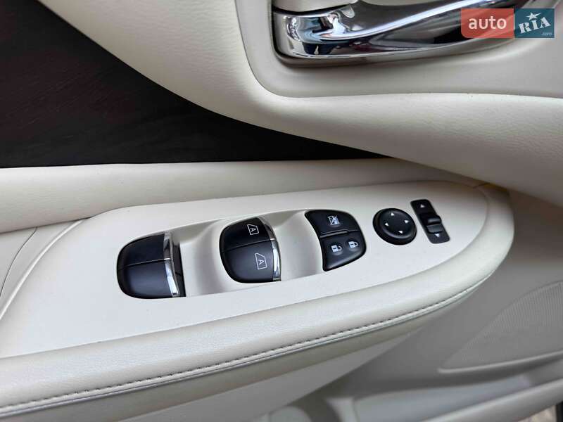 Позашляховик / Кросовер Nissan Murano 2019 в Львові