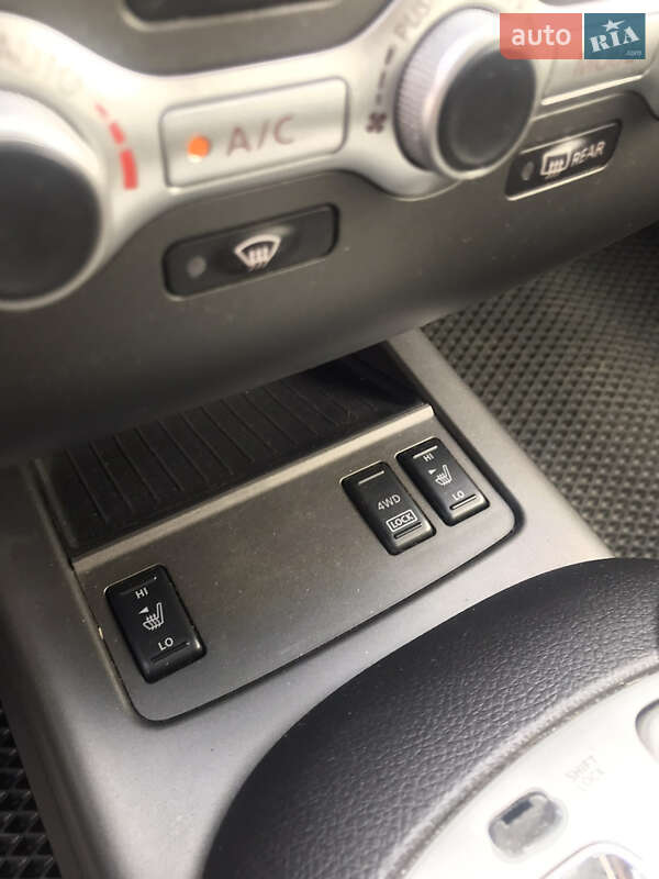 Позашляховик / Кросовер Nissan Murano 2012 в Києві