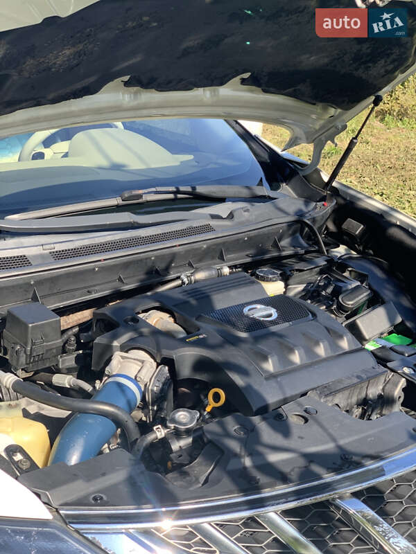 Позашляховик / Кросовер Nissan Murano 2011 в Новояворівську