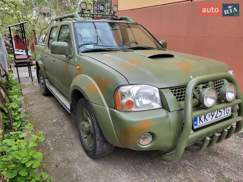Пікап Nissan Navara 2003 в Києві
