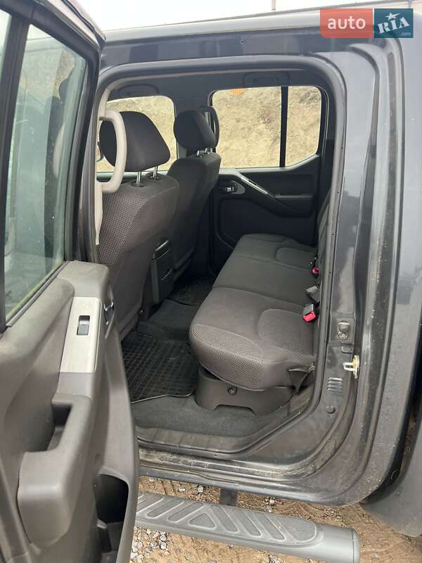 Пикап Nissan Navara 2006 в Ивано-Франковске