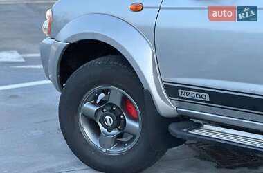 Пикап Nissan Navara 2002 в Киеве