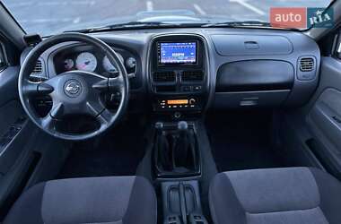 Пикап Nissan Navara 2002 в Киеве