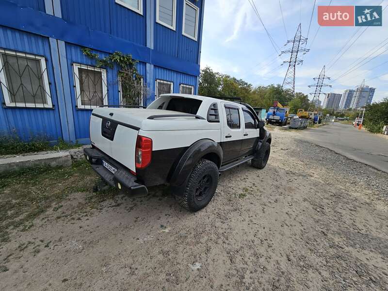 Пикап Nissan Navara 2010 в Киеве