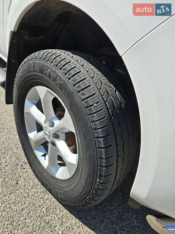 Пикап Nissan Navara 2014 в Полтаве
