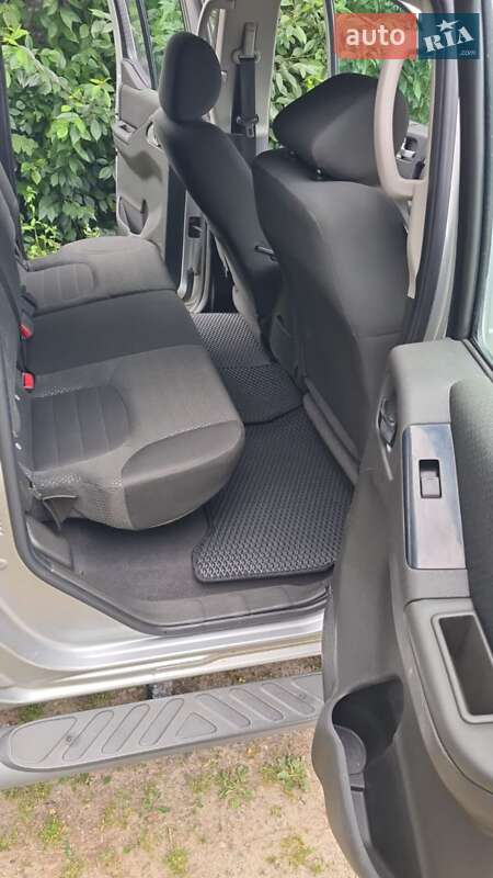 Пікап Nissan Navara 2012 в Івано-Франківську