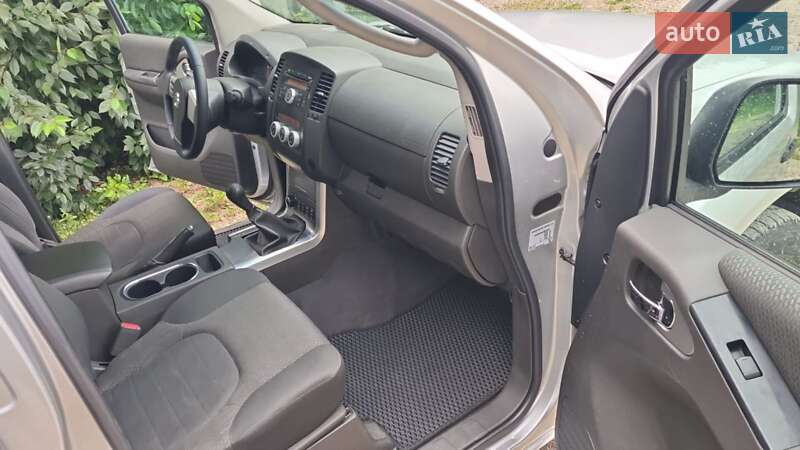 Пікап Nissan Navara 2012 в Івано-Франківську