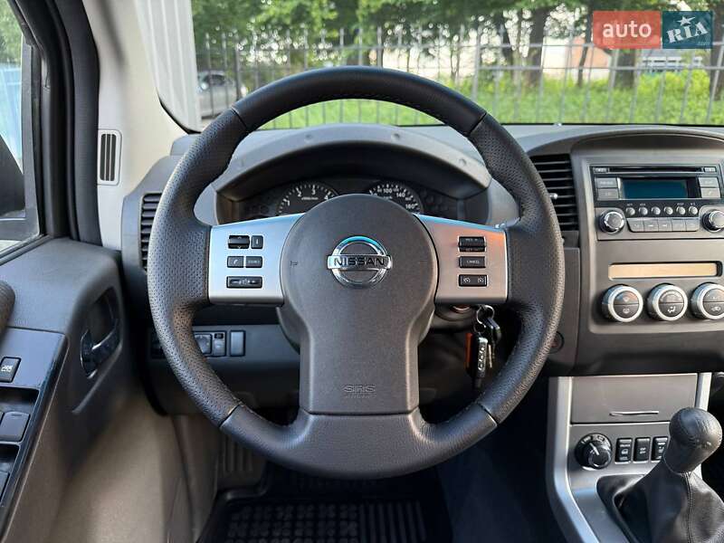 Пікап Nissan Navara 2012 в Хмельницькому