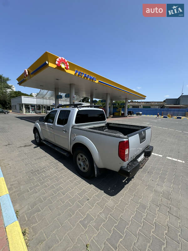 Nissan Navara 2012