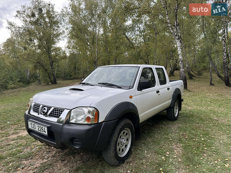 Nissan Navara 2003