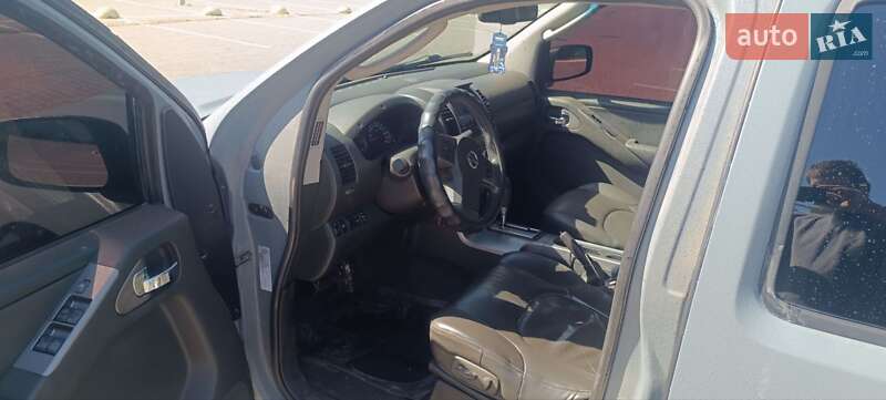 Пикап Nissan Navara 2005 в Одессе