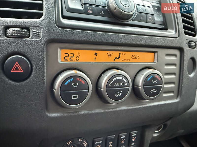 Позашляховик / Кросовер Nissan Navara 2007 в Києві