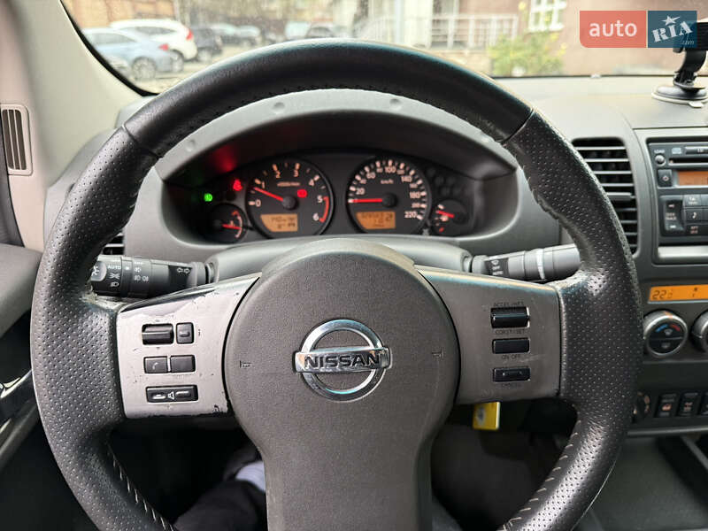 Позашляховик / Кросовер Nissan Navara 2007 в Києві