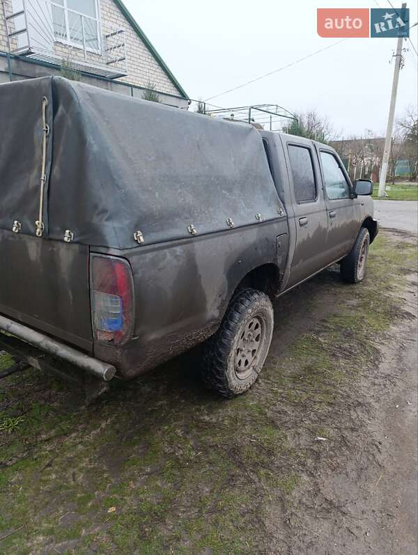Пикап Nissan Navara 2010 в Васильковке