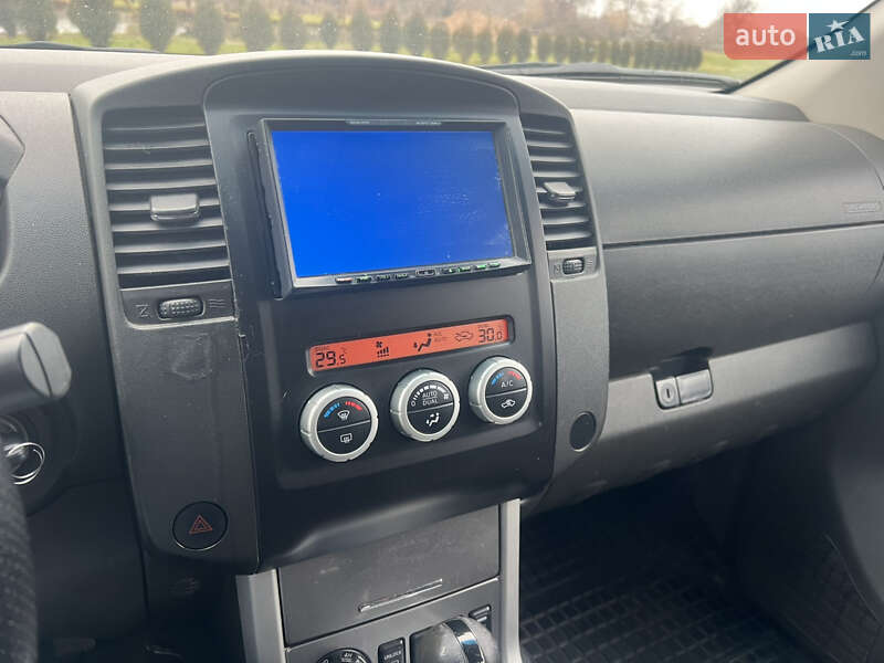 Пікап Nissan Navara 2012 в Хмільнику