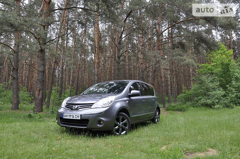 Хэтчбек Nissan Note 2011 в Звягеле