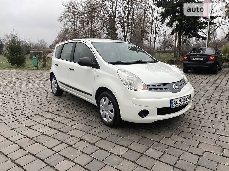 Хэтчбек Nissan Note 2008 в Мукачево