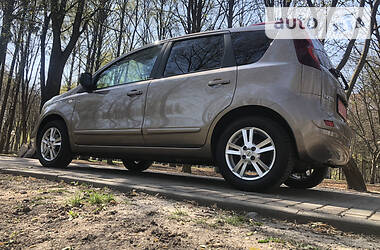 Хетчбек Nissan Note 2011 в 