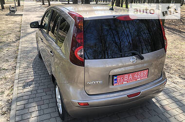 Хетчбек Nissan Note 2011 в 