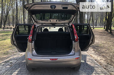 Хетчбек Nissan Note 2011 в 