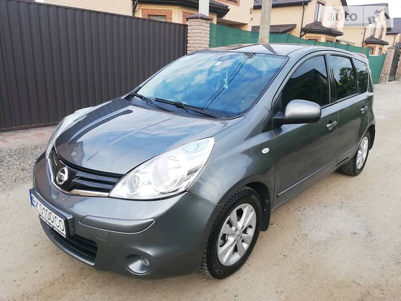Хетчбек Nissan Note 2010 в 