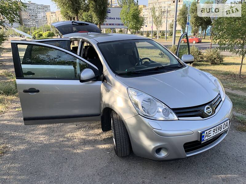 Хетчбек Nissan Note 2013 в Дніпрі