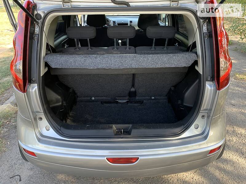 Хетчбек Nissan Note 2013 в Дніпрі