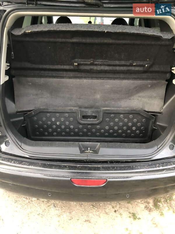 Хэтчбек Nissan Note 2010 в Умани фото 8 Хэтчбек Nissan Note 2010 в Умани