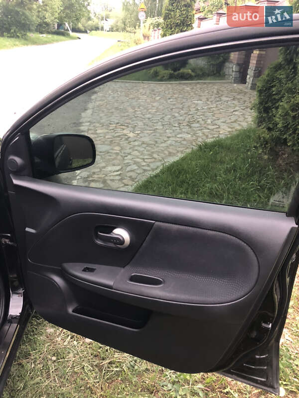 Хэтчбек Nissan Note 2010 в Умани фото 15 Хэтчбек Nissan Note 2010 в Умани