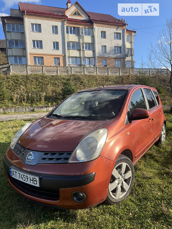 Хэтчбек Nissan Note 2006 в Яремче