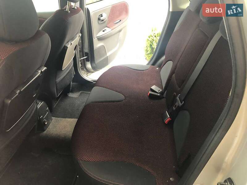 Хэтчбек Nissan Note 2008 в Днепре