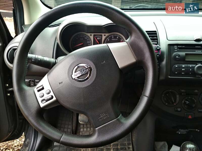 Хэтчбек Nissan Note 2007 в Долине
