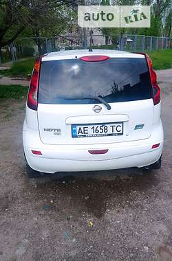 Хэтчбек Nissan Note 2009 в 